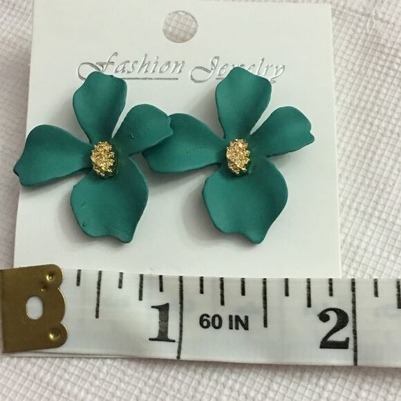 (L3) Irregular Flower Earrings - Picture 4 of 6